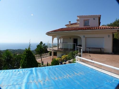 Продается дом с потрясающим видом на море в Серра Браве, Испания Недвижимость Жирона (Испания)  м
