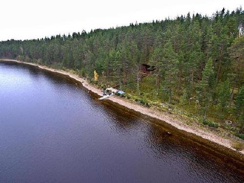 Продается вилла в Савонлинна, Финляндия Недвижимость Восточная Финляндия (Финляндия)  Уникальная недвижимость построена в 2016 году, общая площадь составляет 185 m2 с ее большими террасами в 218 m2 на берегу озера Сайма в Савонлинне