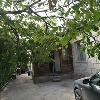 Срочно  Продаю дом за 2200000 сом Недвижимость Bishkek Shaary (Кыргызстан)  Просторный бетонированный двор (вместимостью до двух легковых машин)