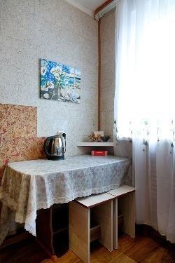 Сдам удобную, двухкомнатную квартиру Недвижимость Тюменская  область (Россия) Сдается посуточно, прекрасная 2-х комнатная квартира, общей площадью 48 квадратных метров на первом этаже