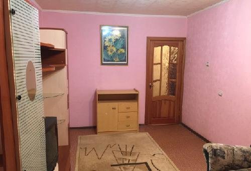 Сдам тихую, двухкомнатную квартиру Недвижимость Тюменская  область (Россия)  В квартире могут расположиться до 5 человек, для этого есть большая двуспальная кровать и угловой удобный диван