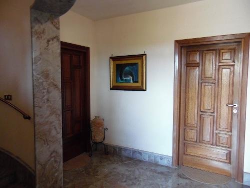 Восхитительная вилла с тремя апартаментами в зоне престижа (Трапани), Сицилия Недвижимость Сицилия (Италия)  Цена: 445