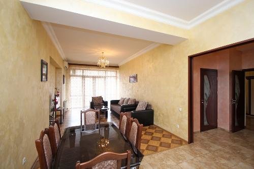 Посуточно квартира в Ереване Недвижимость Ереван (Армения)  Действует централизованное отопление, установлен кондиционер
