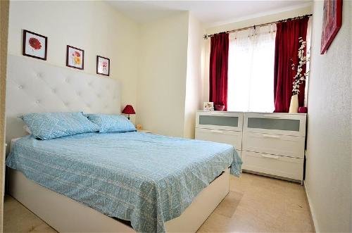 Апартамент средний этаж - La Duquesa Недвижимость Андалусия (Испания)  2 Спальные комнаты, 2 Ванные комнаты, Площадь 75 m², Терраса 16 m²