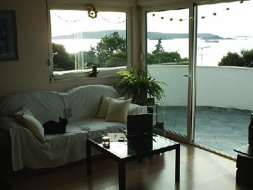 Вилла на продажу в Хорватий Недвижимость Задарская жупания‎ (Хорватия)  У каждого есть спальня с двуспальной кроватью , гостиная / столовая комната, ванная комната, кухня и балкон
