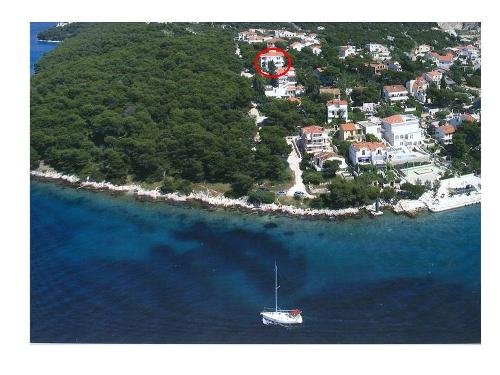 Вилла на продажу в Хорватий Недвижимость Задарская жупания‎ (Хорватия)  У каждого есть спальня с двуспальной кроватью , гостиная / столовая комната, ванная комната, кухня и балкон