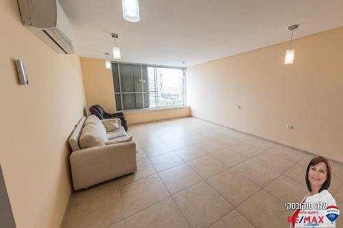 Продается отличная квартира в Хайфе Недвижимость Хайфа (Израиль)  Выигрышная локация в тихом и зеленом районе