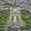 Великолепная квартира в престижном округе Парижа Недвижимость Paris (Франция)  Территория дома непосредственно прилегает к садам Трокадеро, состоящим из двух парков в английском стиле
