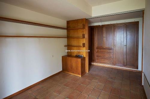 Деревенская усадьба в Поркересе на продажу  Недвижимость Жирона (Испания)   Отдельный дом для гостей площадью 60 м2, состоящий из гостиной, 2 спален и раковины