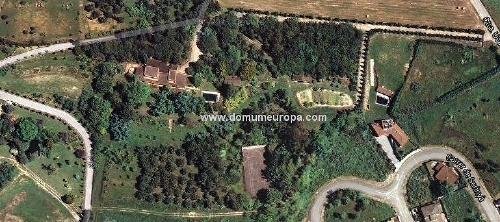 Деревенская усадьба в Поркересе на продажу  Недвижимость Жирона (Испания)