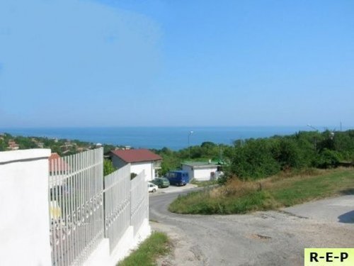 Продажа работающего отеля в 1500 метрах от пляжа Черного моря Недвижимость Добричская область (Болгария)  Бальчик, в 1500 м от туркурорта Албена, в 8 км от Балчика, в 37 км от г