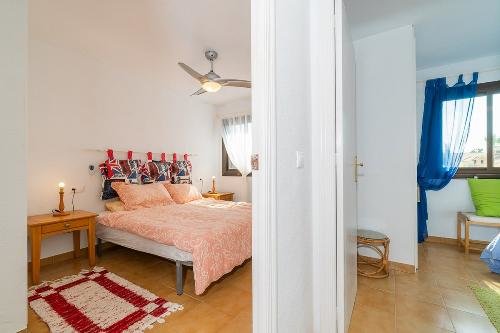 Испания Ориуэла Коста Квартира 2 спальни со всей новой обстановкой в 300 м от моря Недвижимость Валенсия (Испания)   Цена составляет 89 900 евро