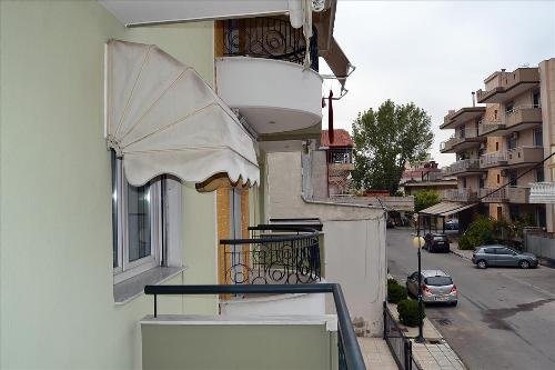 Греция Салоники Квартира 90 кв м, 3 комнаты, с паркингом Недвижимость Nomos Chalkidikis (Греция)  Есть выбор квартир и домов в различном бюджете, в том числе и коммерческие объекты