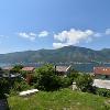 Черногория. Просторный участок 1370м2 под застройку с прекрасным видом в Доброте