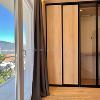 Черногория Новая двухкомнатная квартира в Крашичах с панорамным видом на море Недвижимость Все регионы Черногории (Черногория)  Луштица Бей находится в 3-4 км, аэропорт Тиват - в 5-6 км от здания