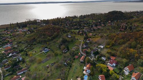 Венгрия Сиглигет Участок 1322м2 на озере Балатон Недвижимость Veszprem Megye (Венгрия)  Участок 1322м2 на озере Балатон