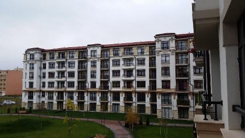 Болгария Квартира с 1-й спальней в чудесном комплексе с собственным парком в самом центре города Поморие Недвижимость Бургасская область (Болгария)  2-й этаж