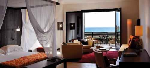 Италия Сицилия Таормина Hotel resort на 90 номеров с частным пляжем Недвижимость Сицилия (Италия)  Таормина