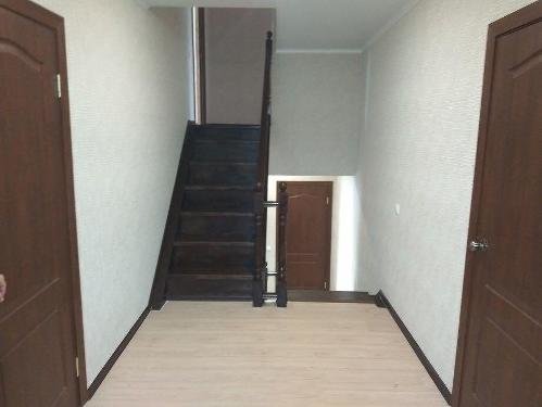 Продается 2-х этажный кирпичный дом Недвижимость Москва (Россия)  На территория - парковочные места на 3 а/м