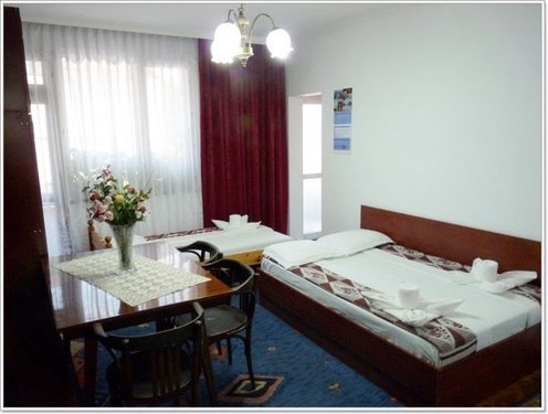 Апартамент Дончев в Поморие Недвижимость Бургасская область (Болгария)  На втором етаже жилова дома в 50м