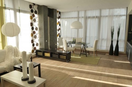 На лето сдаём в аренду дизайнерские апартаменты в Юрмале Недвижимость Jūrmala (Латвия)  В Вашем распоряжении - Элитарная 3х комнатная квартира всего в 7 минутах ходьбы от моря