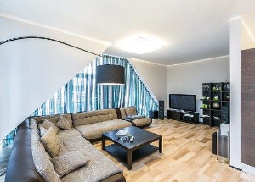 Сдаём двухуровневые апартаменты в Дзинтари Недвижимость Jūrmala (Латвия) Предлагаем в аренду двухуровневые апартаменты в Юрмале, новый дом, район Дзинтари, в тихом месте у реки