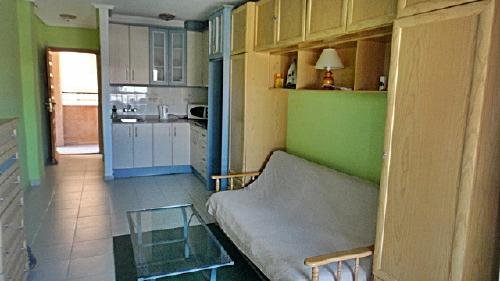 Квартира-студия в Торревьехе Недвижимость Валенсия (Испания) Квартира уютная и имеет небольшую застекленную террасу, площадью 6 кв