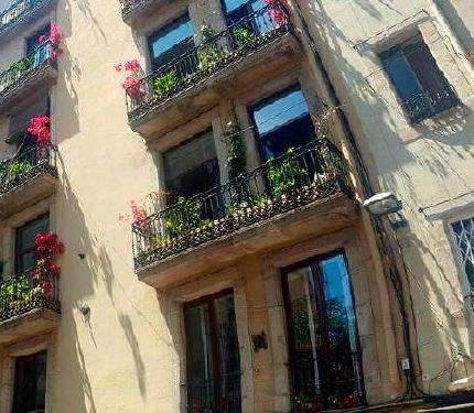 Апарт-отель в Барселоне Недвижимость Каталония (Испания)  Внутренние помещения были отремонтированы в 2015 году