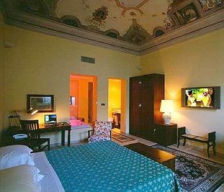 Отель 'четыре звезды' в центре Ареццо Недвижимость Тоскана (Италия)  Прекрасный вариант для бизнес-поездок и отдыха